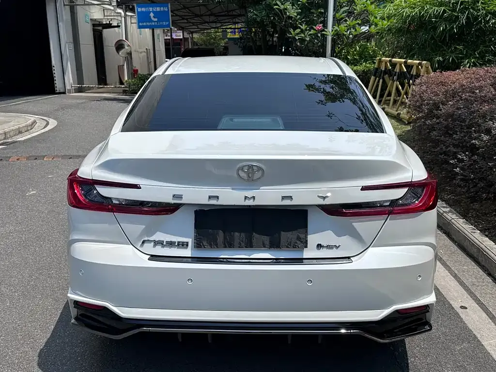 Toyota Camry 2025 из CN, фото 10