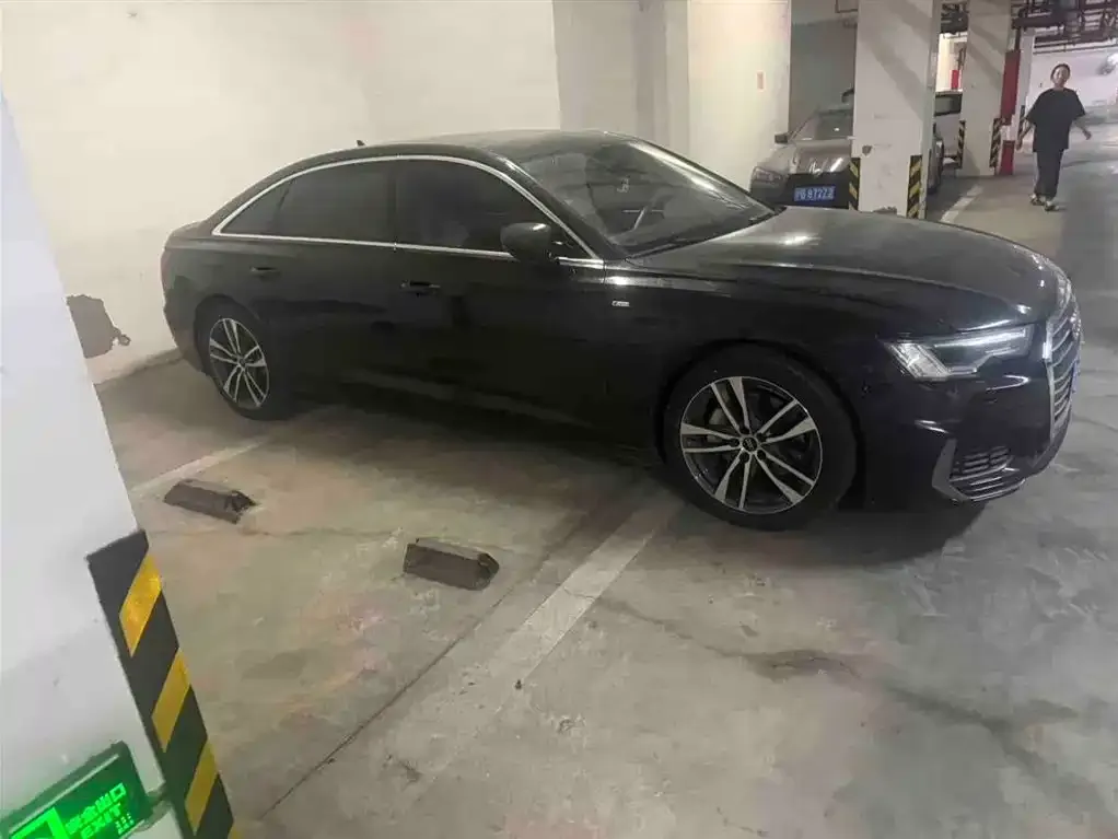 Audi A6L 2022 из CN, фото 2