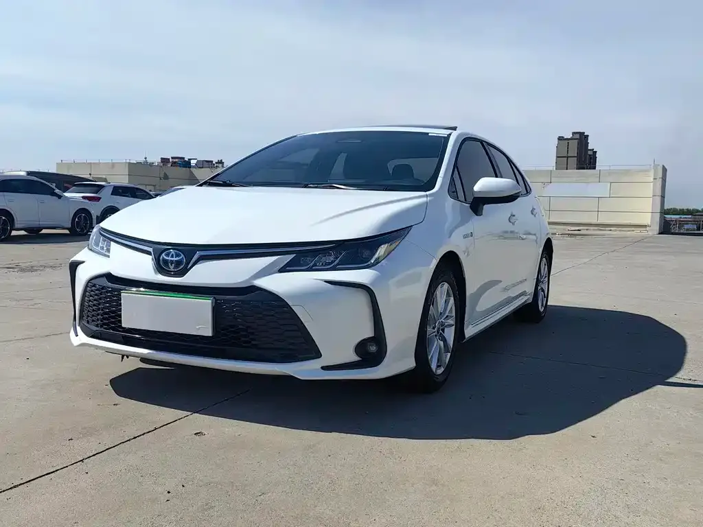 Toyota Corolla — фото 1