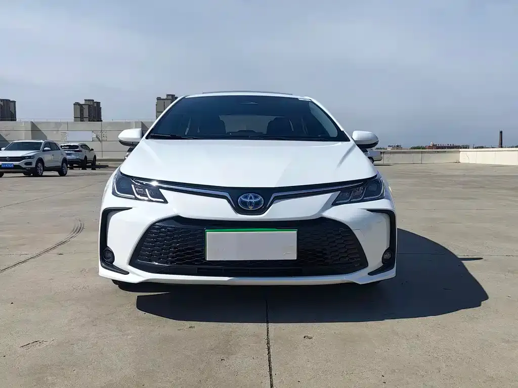 Toyota Corolla — фото 8