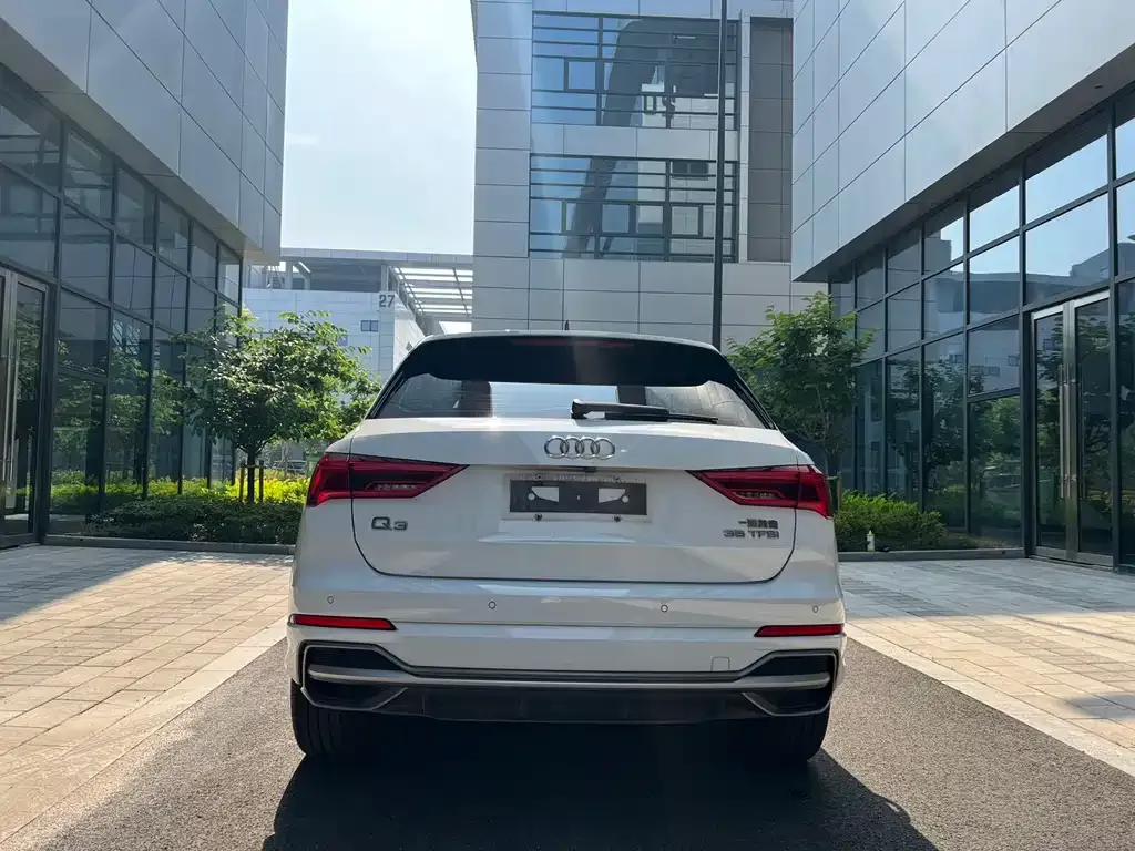 Audi Q3 — фото 4