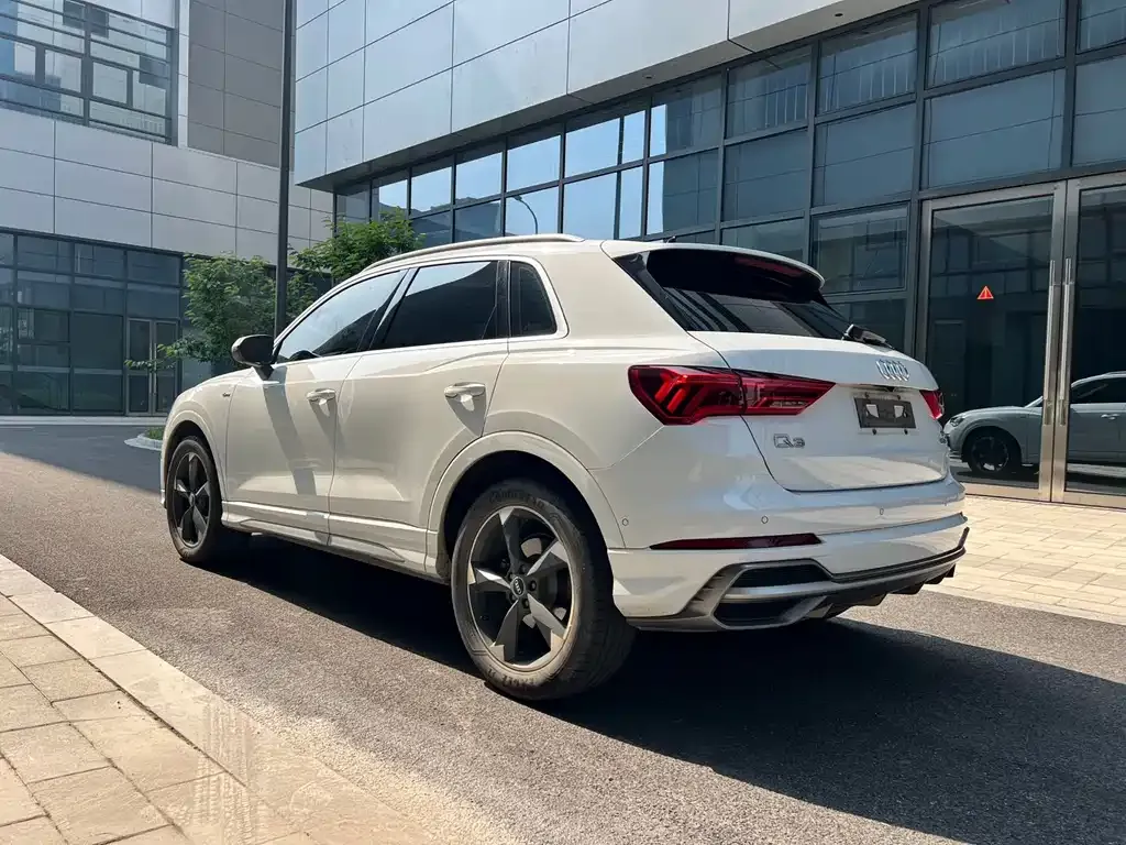 Audi Q3 — фото 10