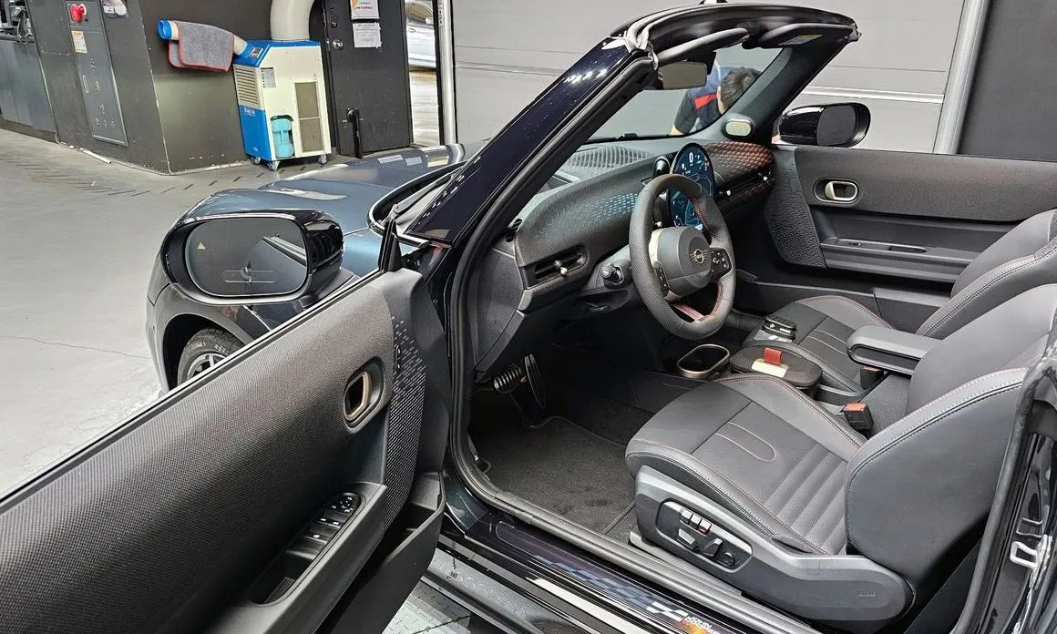 Mini Cooper Convertible 2026 из KR, фото 6