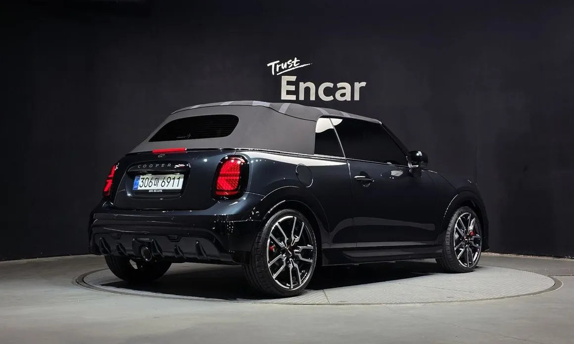 Mini Cooper Convertible 2026 из KR, фото 2
