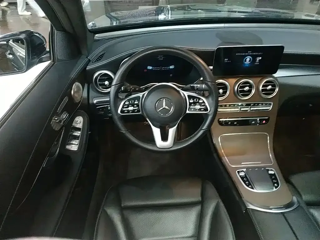 Mercedes-Benz GLC — фото 2