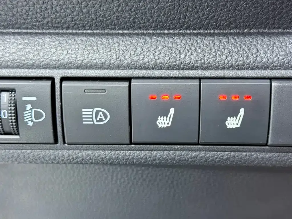 Toyota Corolla — фото 8
