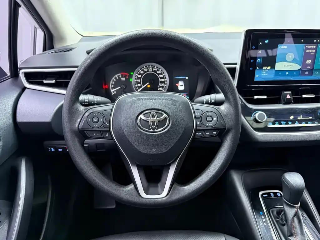 Toyota Corolla — фото 4