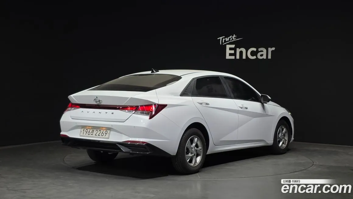 Hyundai AVANTE — фото 3
