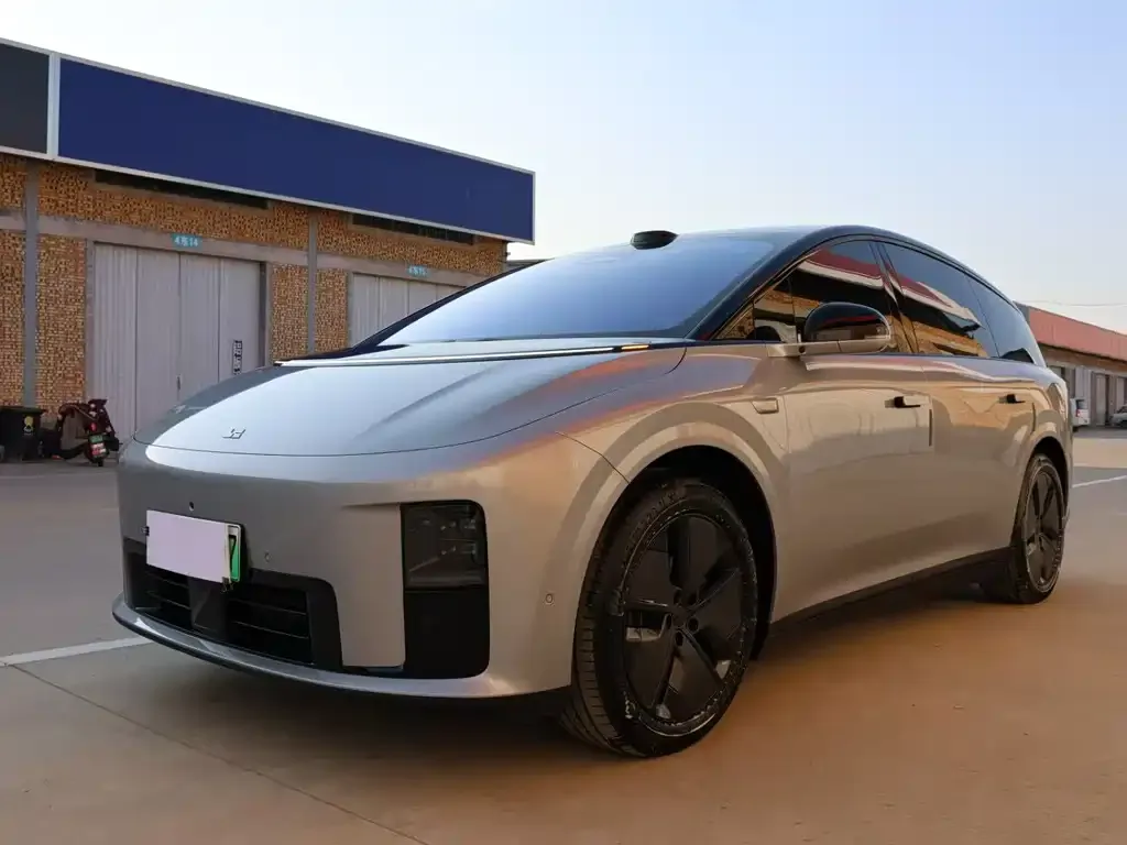 Li Auto i8