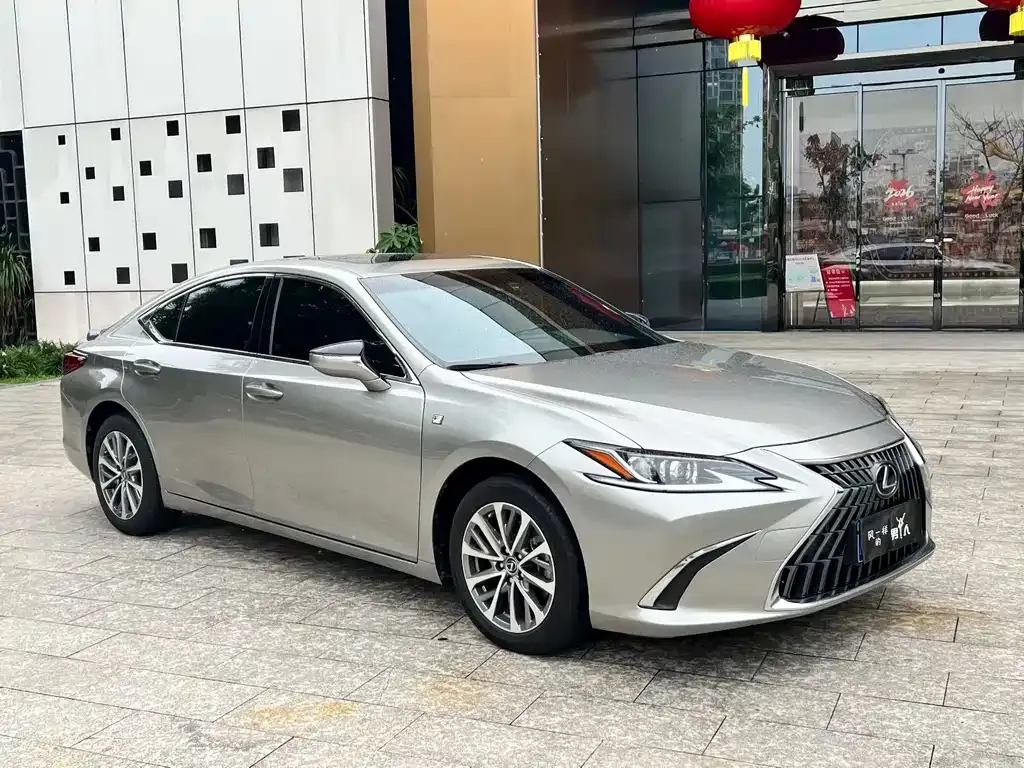 Lexus ES — фото 6