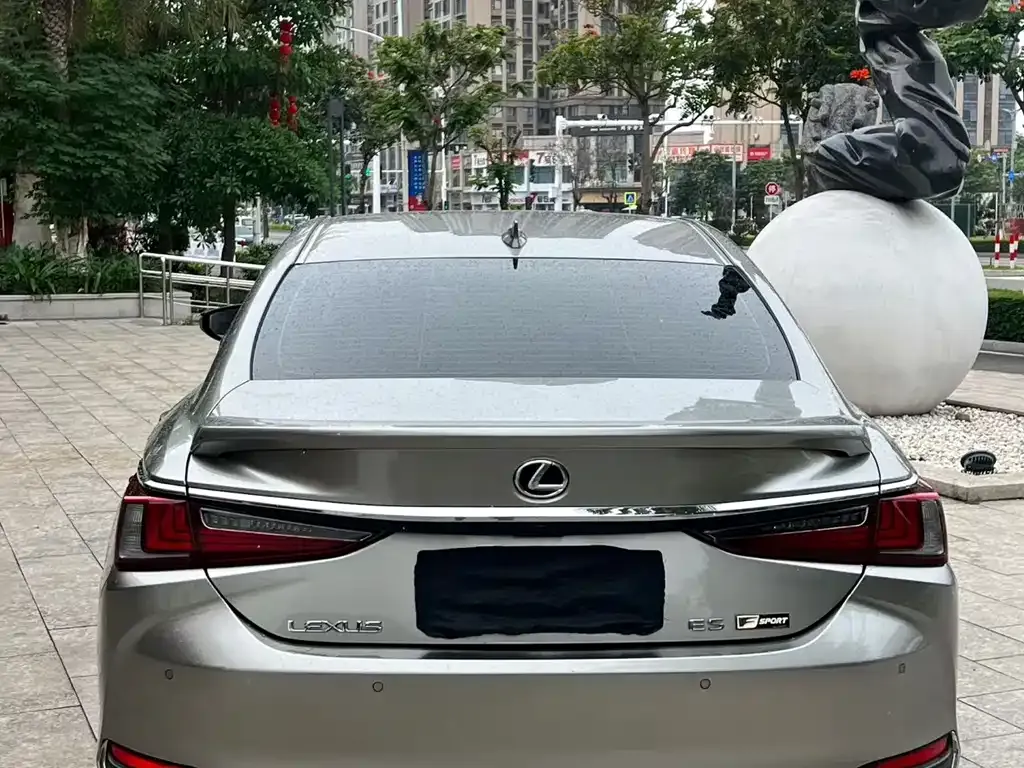 Lexus ES — фото 4