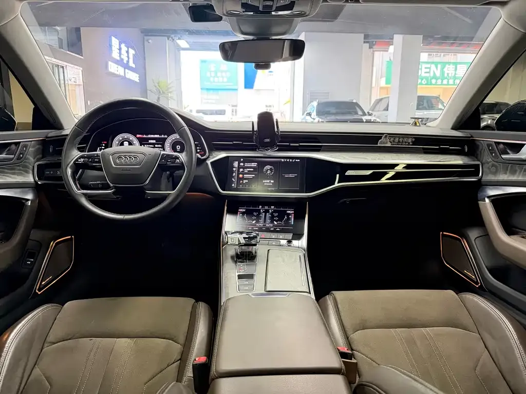 Audi A7L 2023 из CN, фото 9
