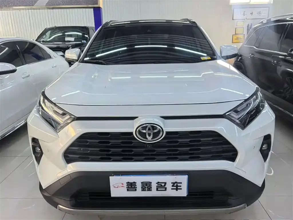 Toyota RAV4 — фото 4