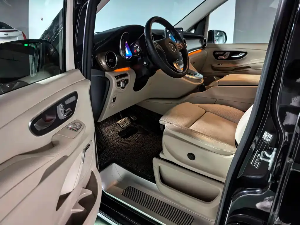 Mercedes-Benz V-Class 2023 из CN, фото 5