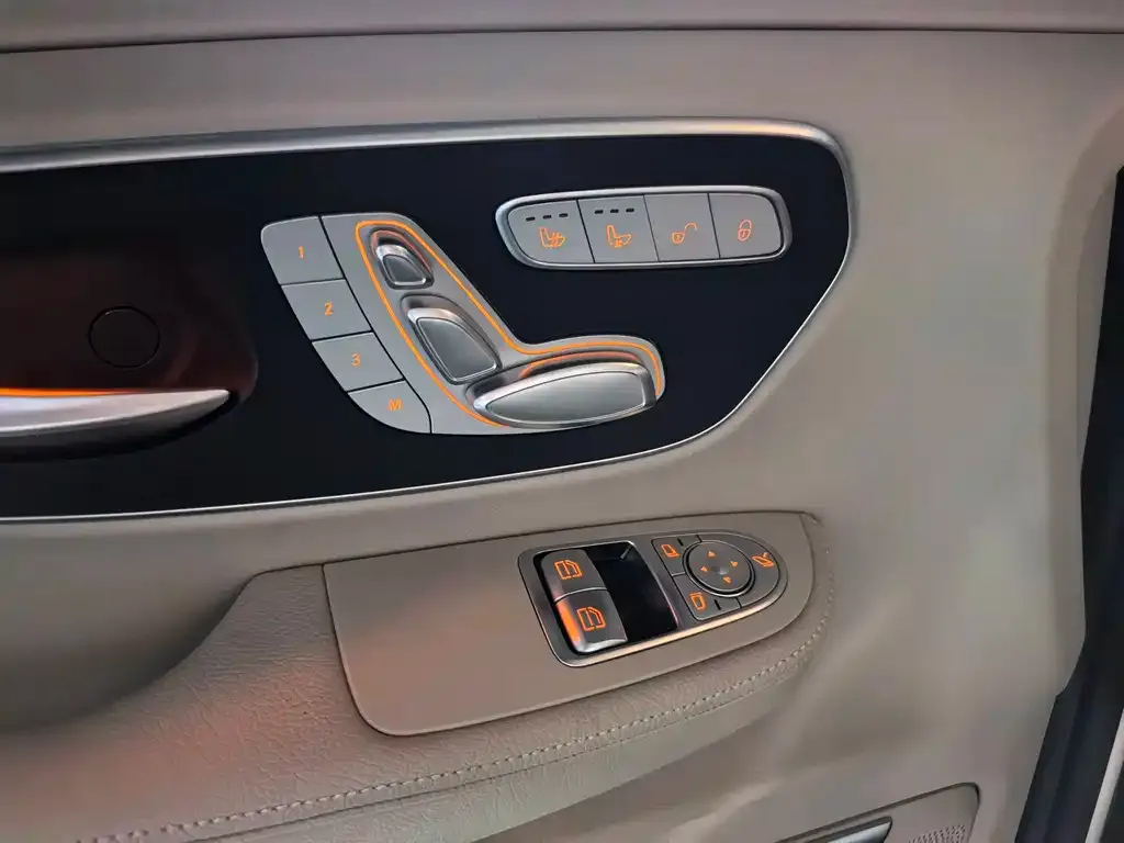 Mercedes-Benz V-Class 2023 из CN, фото 6