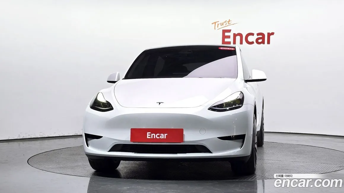 Tesla Model Y — фото 8