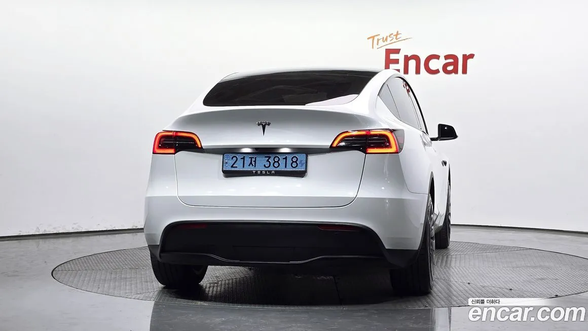 Tesla Model Y — фото 4