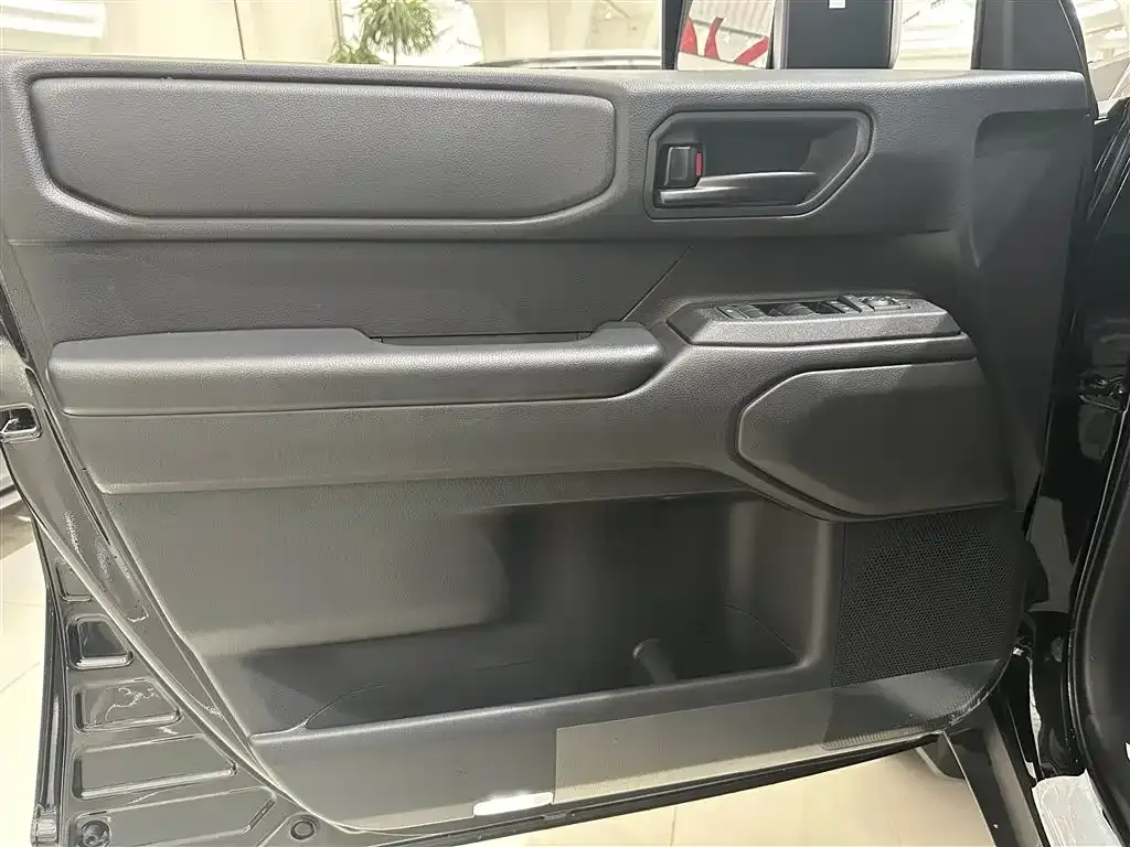 Toyota Prado 2026 из CN, фото 2