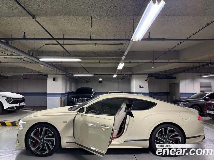 Bentley Continental 2025 из KR, фото 4