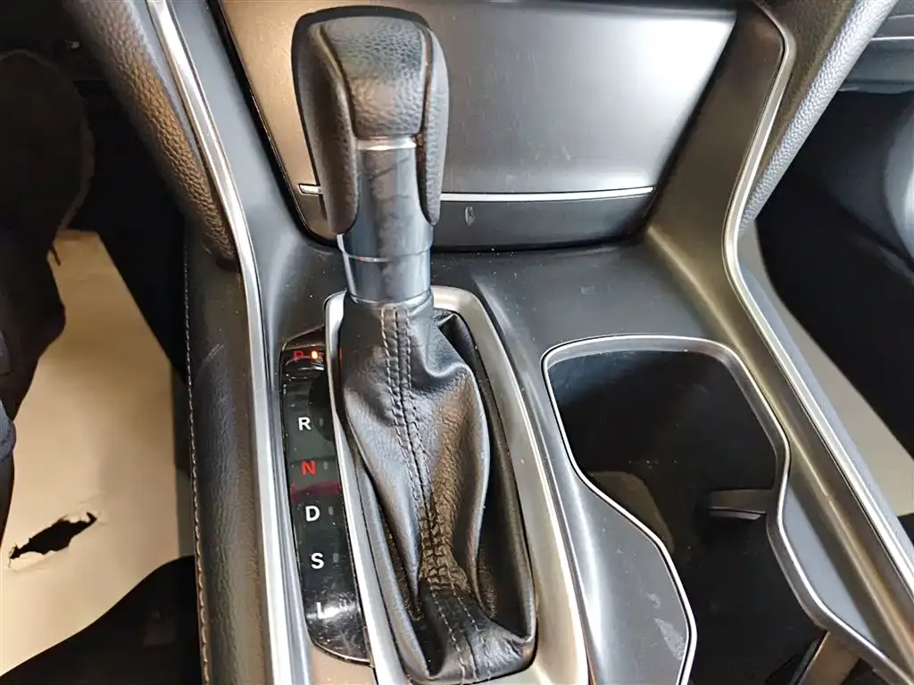 Honda Accord — фото 10