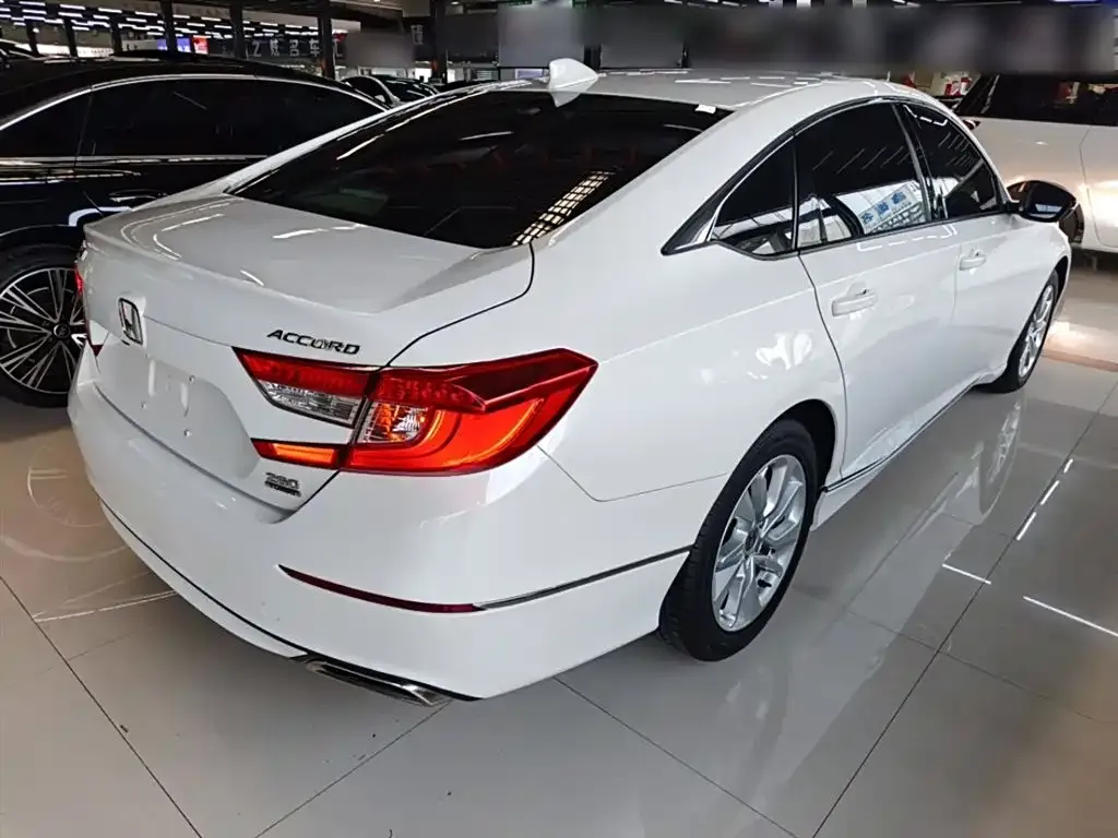 Honda Accord — фото 2