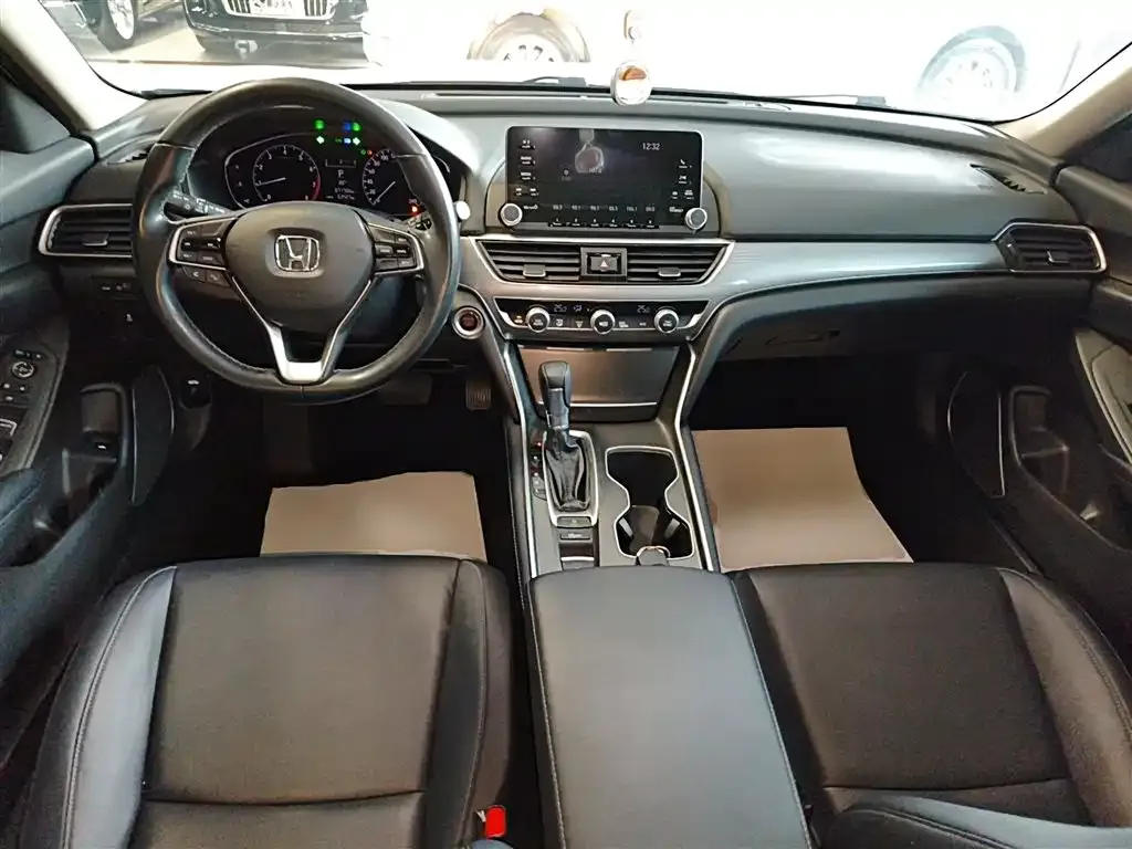 Honda Accord — фото 9