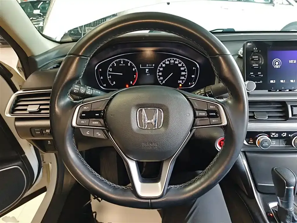 Honda Accord — фото 6