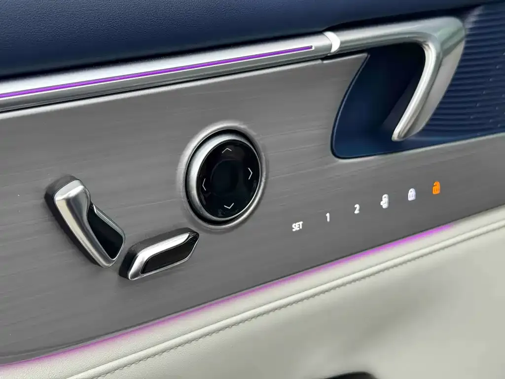 Buick GL8 Hybrid — фото 7