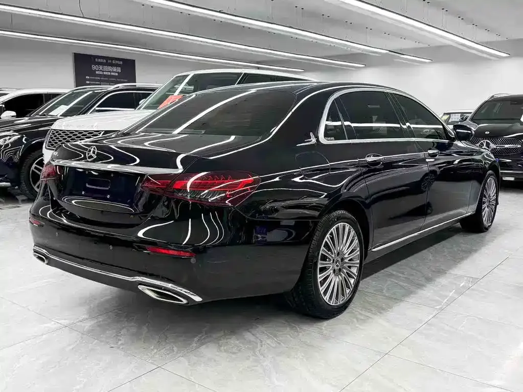 Mercedes-Benz E-Class — фото 5