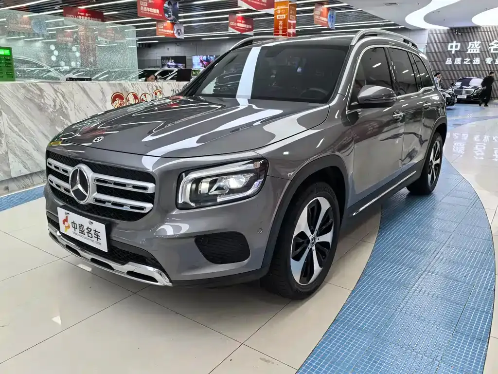 Mercedes-Benz GLB — фото 1