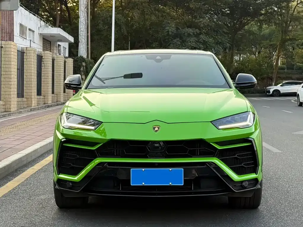 Lamborghini Urus — фото 6