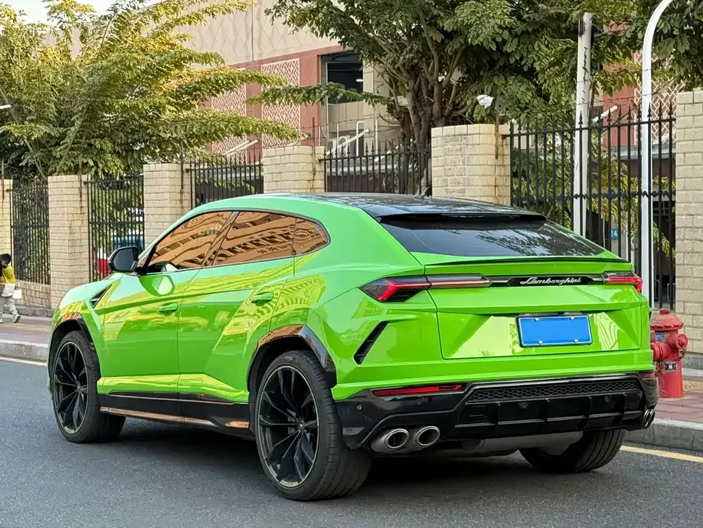 Lamborghini Urus — фото 10