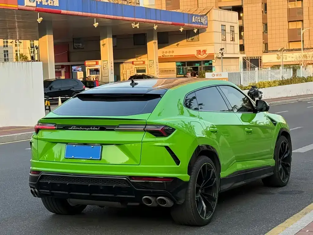 Lamborghini Urus — фото 8
