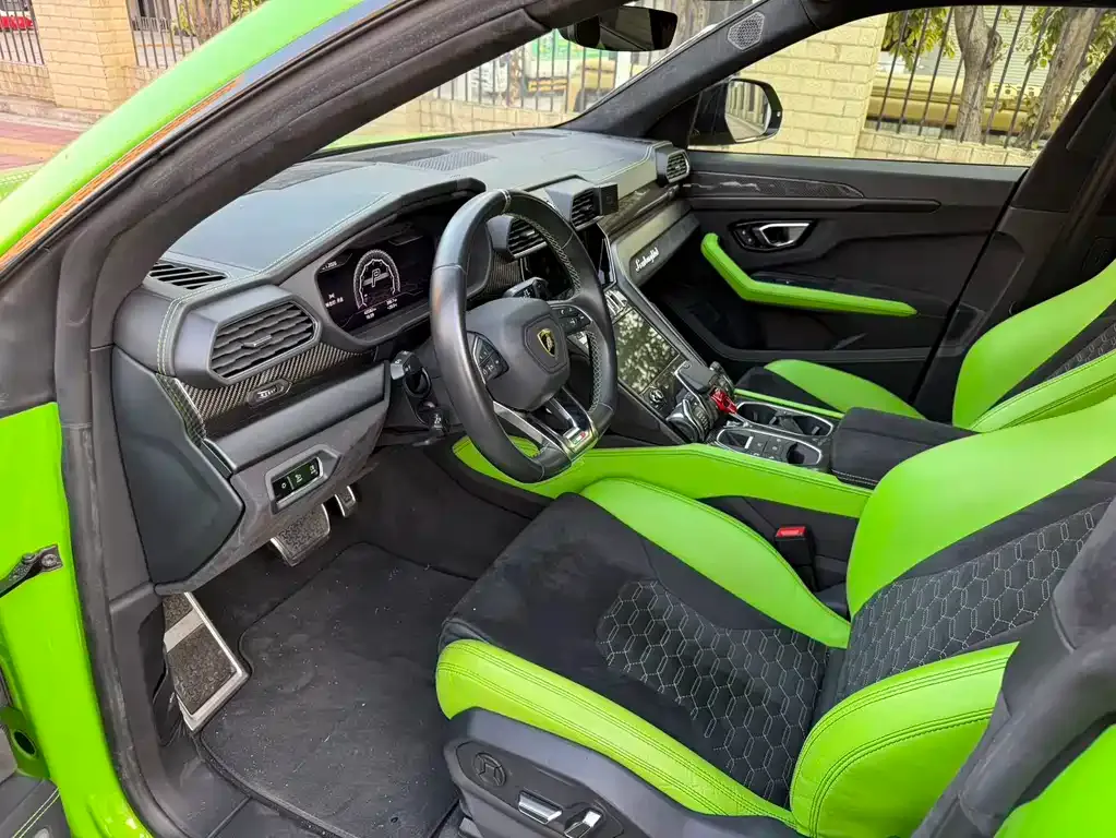 Lamborghini Urus — фото 7
