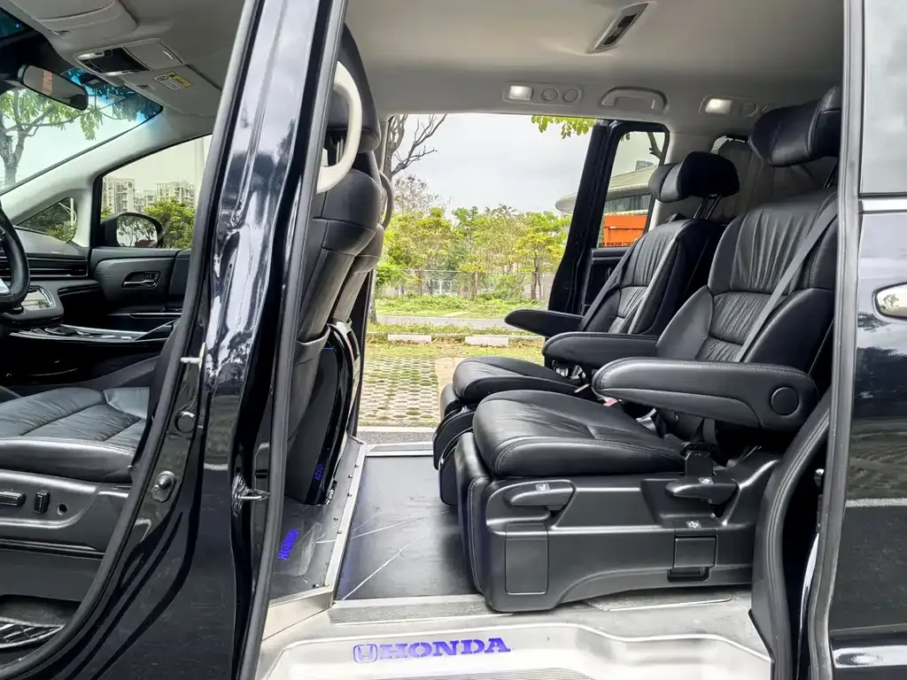 Honda Odyssey 2023 из CN, фото 2