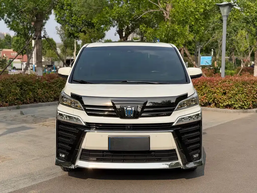 Toyota Vellfire — фото 9