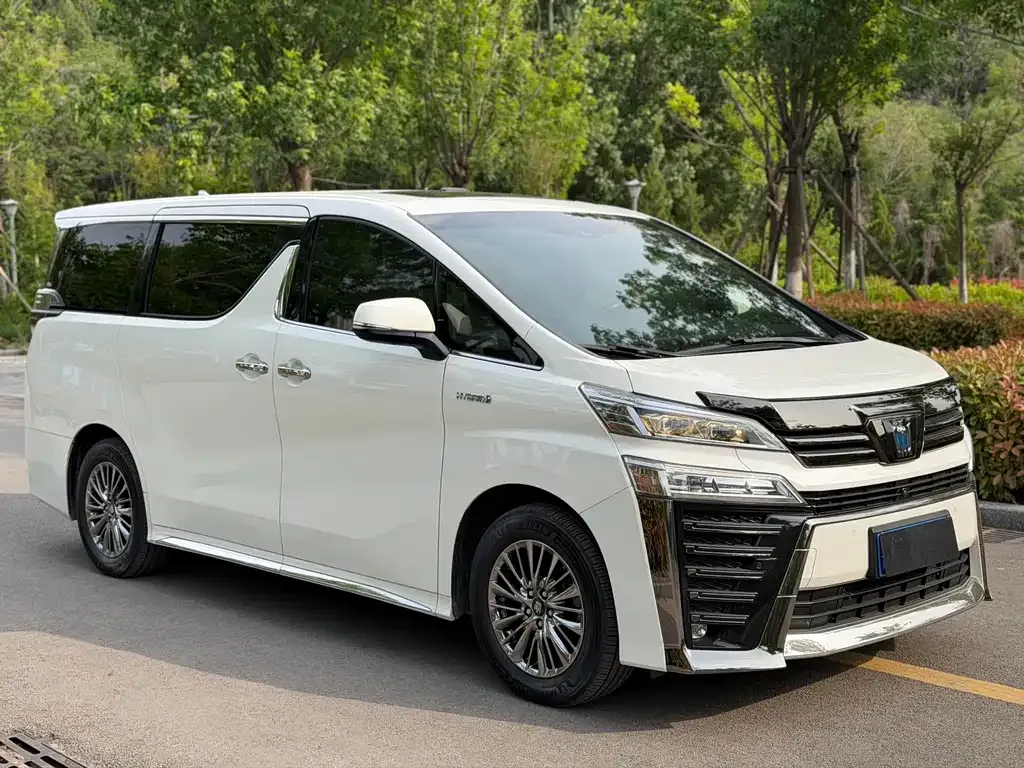 Toyota Vellfire — фото 10