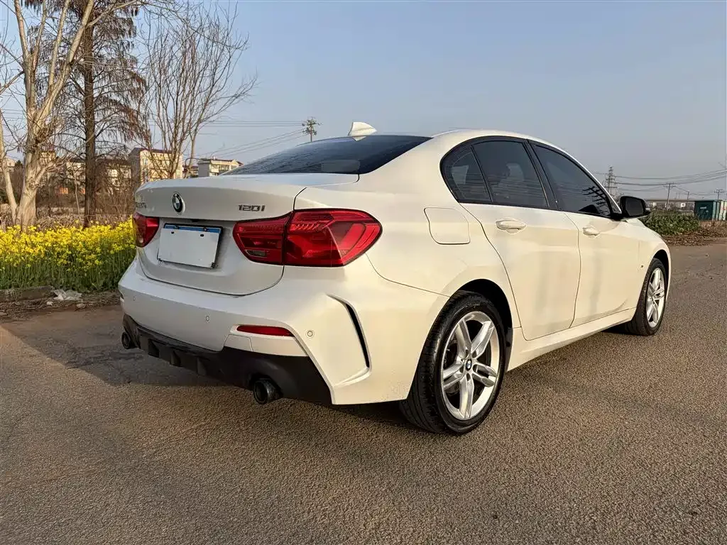 BMW 1 Series 2021 из CN, фото 9