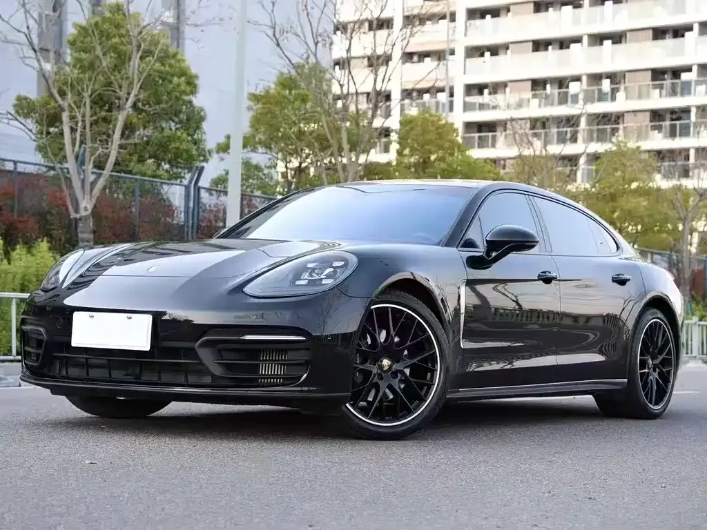 Porsche Panamera — фото 1