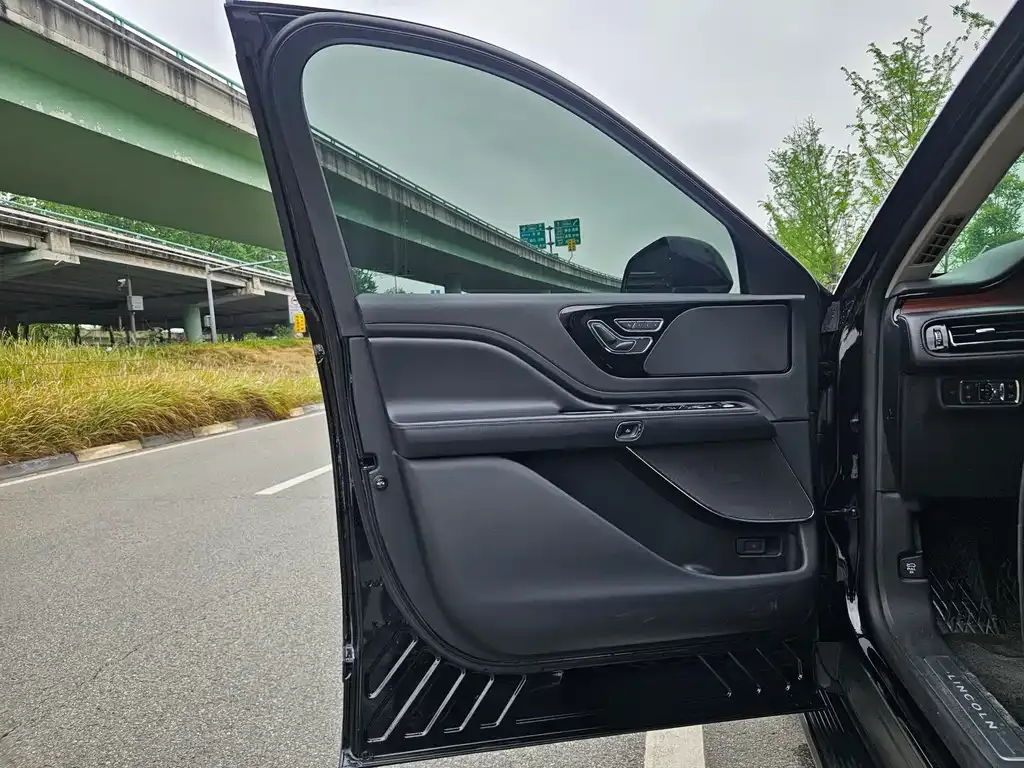 Lincoln Aviator 2021 из CN, фото 3