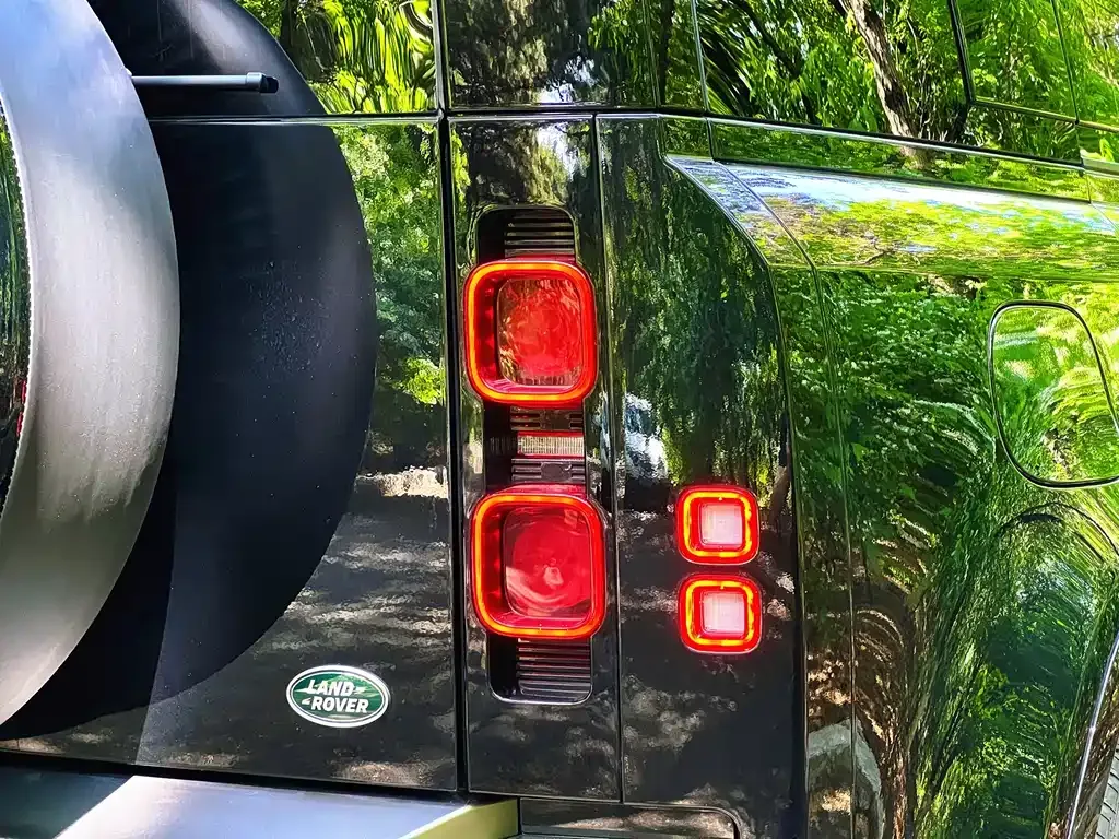 Land Rover Defender — фото 2