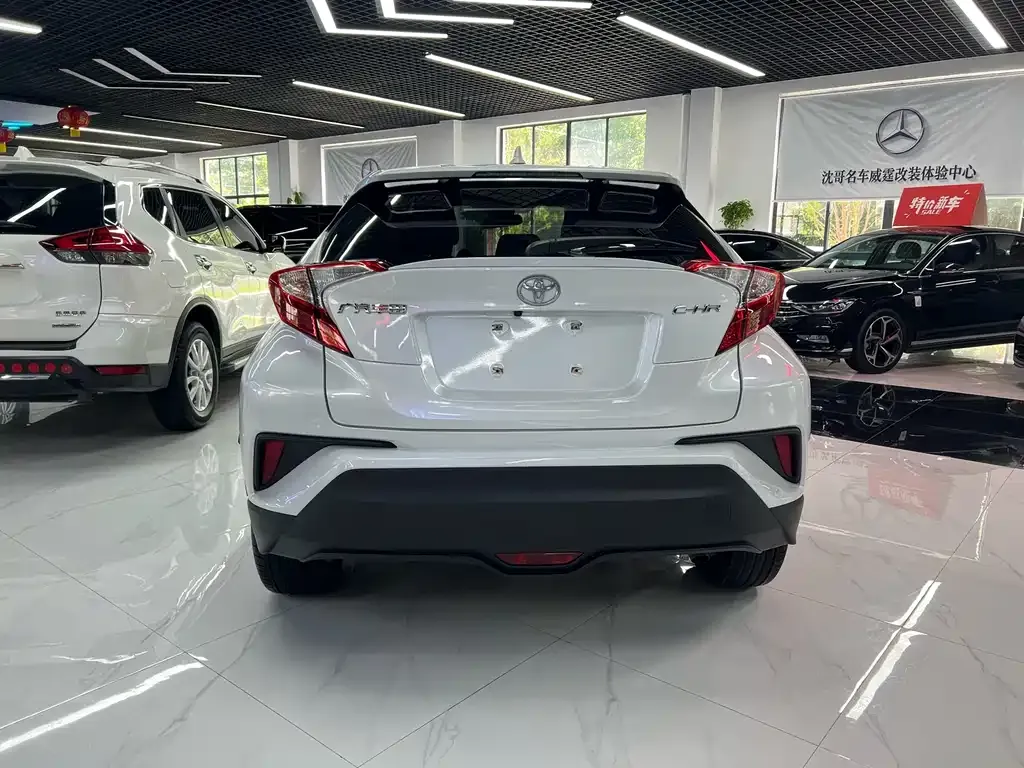 Toyota C-HR 2023 из CN, фото 5