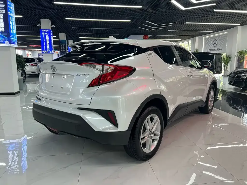 Toyota C-HR 2023 из CN, фото 8