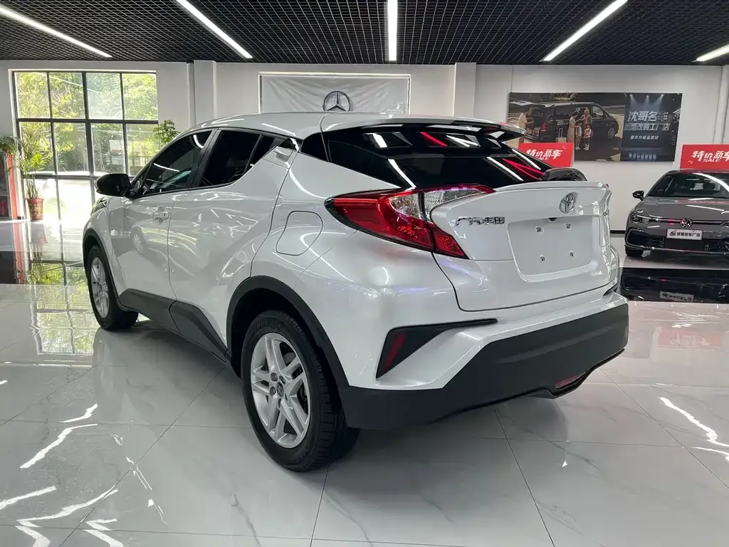 Toyota C-HR 2023 из CN, фото 4