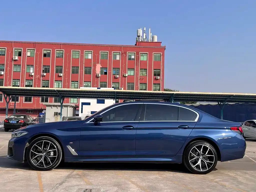 BMW 5 Series — фото 3