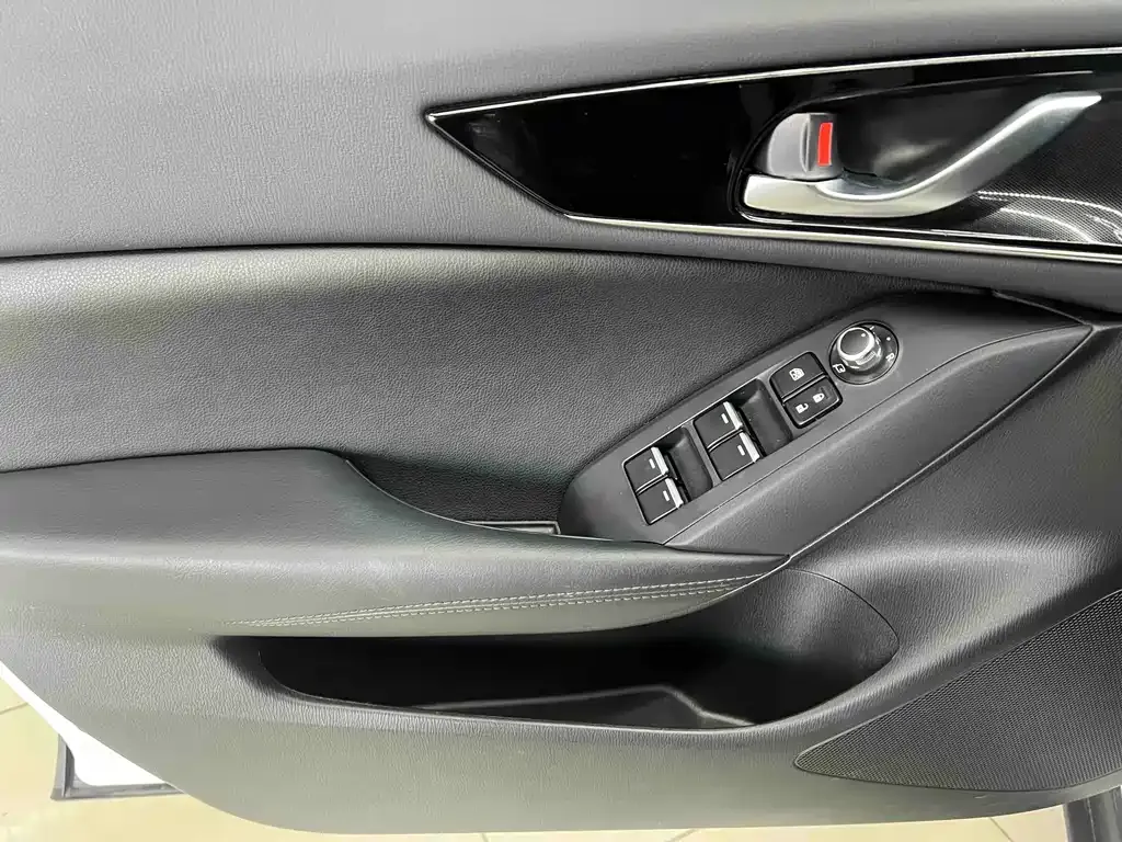 Mazda CX-4 — фото 10