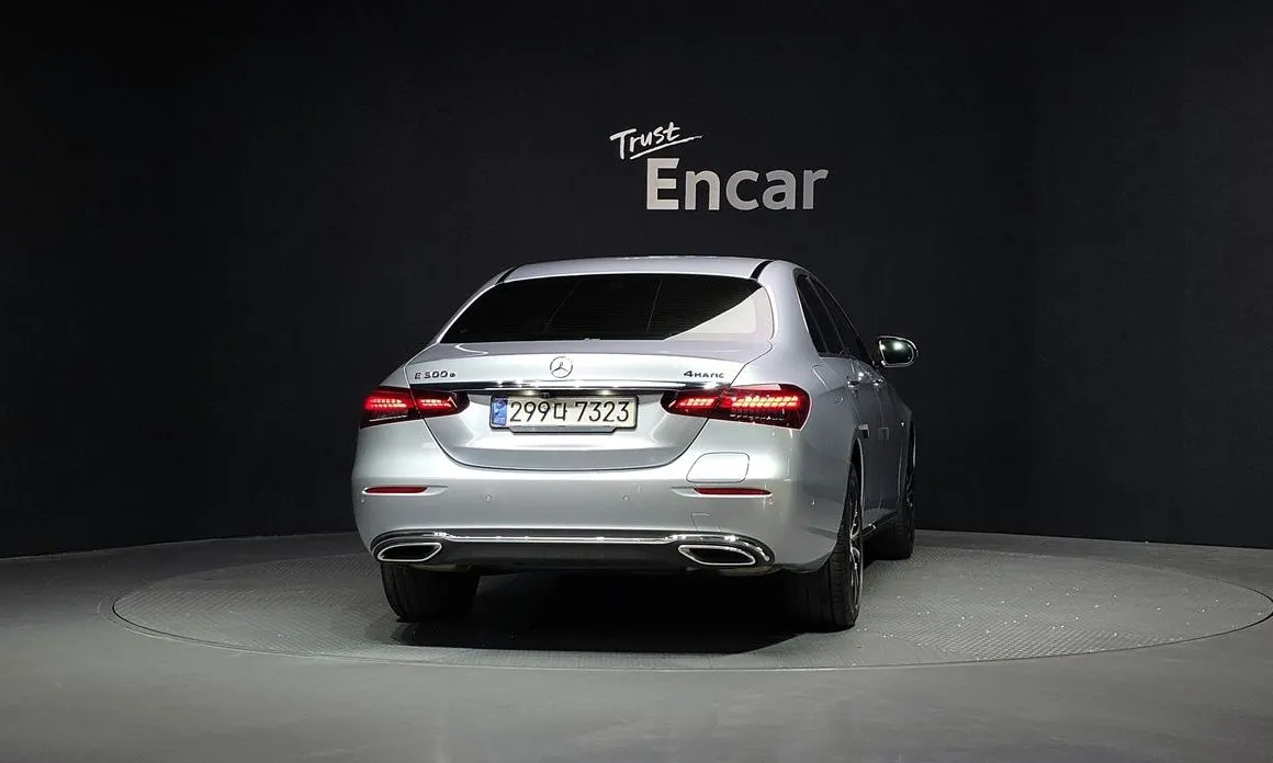 Mercedes-Benz E-Class — фото 2