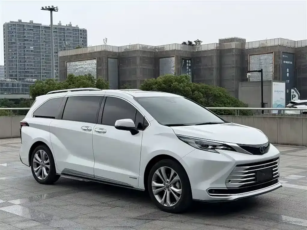 Toyota Sienna 2023 из CN, фото 8