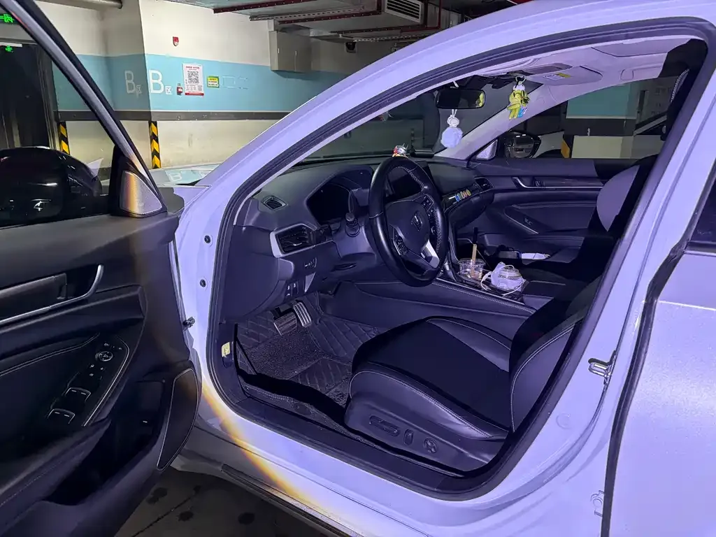 Honda Accord — фото 6