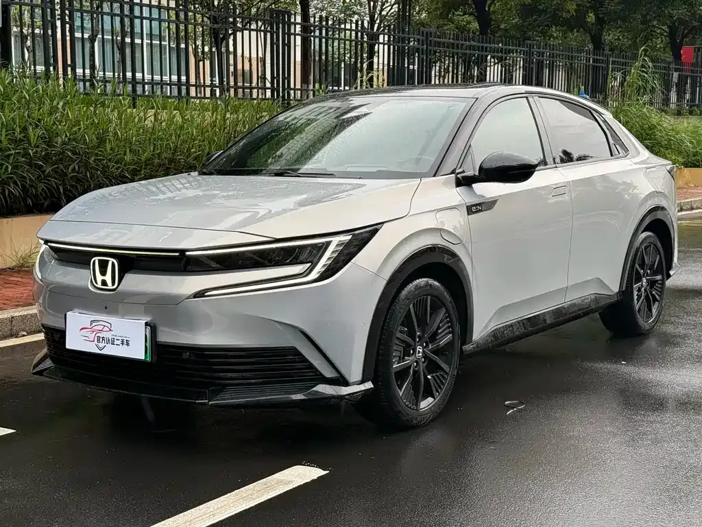 Honda e:NP2